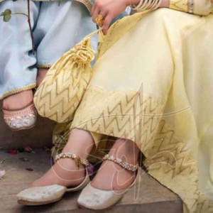 Khussa pour femmes de haute qualité et durables, couleur et logo personnalisés, tendance de la mode, imprimé, antidérapant, taille personnalisée - Product Image 5