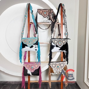 Sac à bandoulière élégant en cuir de vachette fait main pour femme, style western, vente en gros directe d'usine - Product Image 1