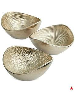 Elegante tazón de servir de latón dorado que agrega un toque real a preparaciones festivas, celebraciones culturales y comidas familiares. - Product Image 5