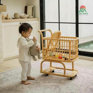 Cochecito de juguete para muñecas para niñas; tejido con ratán natural; presenta un diseño de 4 ruedas de madera; diseño rectangular estilo rústico - Product Image 5