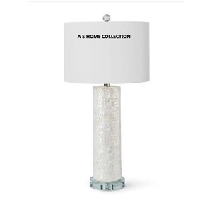 Soporte de metal chapado en oro de primera calidad, muy vendido, con una elegante mesa blanca y piedras preciosas decorativas de resina para mesa y suelo. - Product Image 2
