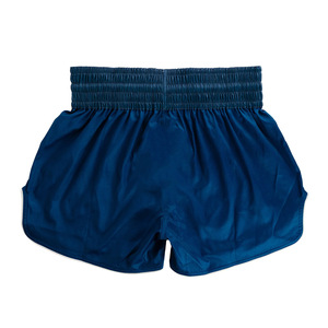 Shorts de Muay Thai personnalisés pour hommes en satin polyester bleu, taille haute, fermeture élastique, respirants, style décontracté, logo patché sur le devant - Product Image 2