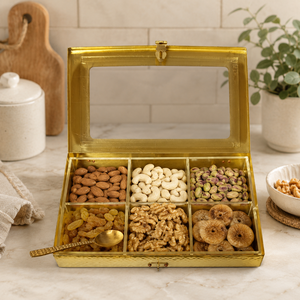 Boîte de rangement pour herbes et épices SHUBHAM en laiton doré avec compartiments, récipient à finition martelée pour comptoir de cuisine - Product Image 3