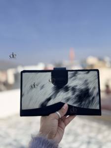 Portefeuille de grande taille en cuir de fourrure de vachette pour femmes sac à main en cuir véritable pochette porte-cartes motif occidental portefeuille en gros - Product Image 4