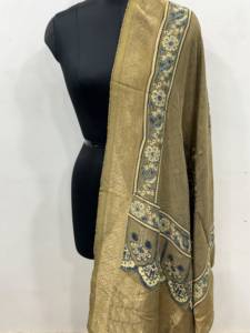 Burgundy Crinkled Silk Dupatta with Gold Border Elegant Traditional Indian Pakistani Women <b>Wedding</b> Party Diwali Wear - Product Image 6