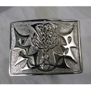 Hebilla de cinturón de tartán de las Tierras Altas con nudo celta y cardo, acabado antiguo / Accesorios de vestimenta con hebilla de cinturón de estilo antiguo - Product Image 1