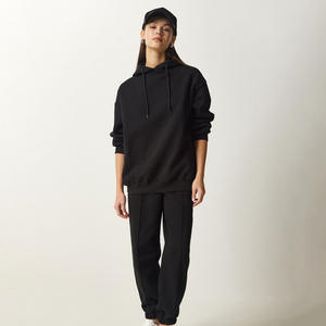 Ensemble de survêtement pour femme à capuche, respirant, 100 % coton, imprimé, grandes tailles, avec logo personnalisable, en molleton, pour l'automne - Product Image 4