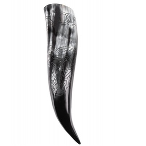 Corne à boire médiévale écologique personnalisable pour hommes, style nordique, avec motifs gravés, pour usage domestique - Product Image 4