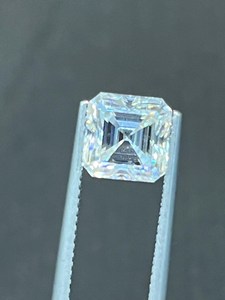 Pierre de moissanite naturelle certifiée IGI, blanche, de haute qualité, pour la fabrication de bijoux - Product Image 1