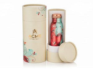 Botella de agua de cobre roja y verde con estampado de corazones, elegante y ecológica, ideal para hidratación, gimnasio, yoga, viajes y bienestar. - Product Image 6