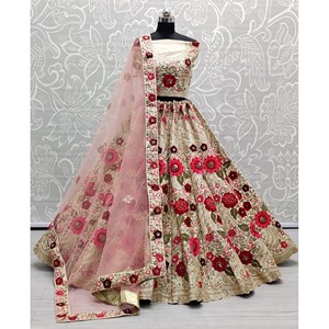 Collections de velours de vêtements de mariée indiens pour la mariée avec le travail de Zarkhan par Fabzone - Product Image 2
