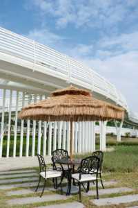 Couleur naturelle personnalisée PP paille herbe Tiki Hula soleil Parasols de plage paume extérieur toit de chaume Hawaii pour l'utilisation du parc - Product Image 5