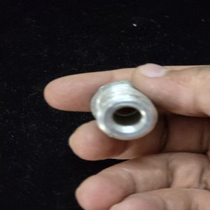 Adaptateur en acier inoxydable SS304 pour moteurs Triton à deux soupapes (4.6L 5.4L 6.8L V-10) avec filetage interne M14x1.25 et filetage externe 3/4-16, compatible avec le modèle Bag - Product Image 1