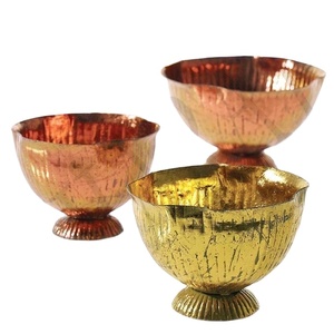 Nouveauté Vase de table en fer fait à la main en or, logo personnalisé, décoration d'hôtel et de maison pour mariage, vente en gros de métal - Product Image 1