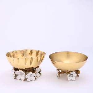 Elegante Tazón de Metal con Base de Ramas Florales, Acabado Dorado Pulido, Vajilla para Bodas y Hogar, Tazones Decorativos para Regalo - Product Image 4
