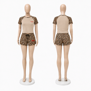 Nuevo Conjunto de Verano Personalizado con Estampado de Leopardo, 2 Piezas, Camiseta de Manga Corta y Pantalones Cortos, Conjunto de Ropa Informal para Mujer, Top Corto + Pantalones Cortos 2026 - Product Image 3