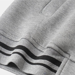 Veste Letterman au design optimal pour hommes, idéale pour un style décontracté et urbain, confortable pour tous les jours, en vente. - Product Image 4