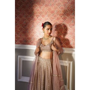 Lehenga Choli en polyester couleur pêche, très tendance, taille 2XL, pour mariages, avec broderie au fil, par Heera Creation - Product Image 1