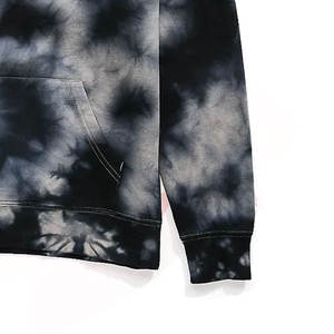 เสื้อฮู้ดดี้ผู้ชายสีดำและสีเทา ลายไทได แขนยาว มีเชือกผูก กระเป๋าจิงโจ้ สไตล์ลำลอง สตรีทแวร์ รับสกรีนโลโก้ - Product Image 4