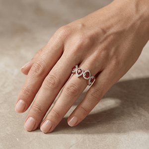 Bague de fiançailles de luxe en or massif 14K 18K avec halo de diamants et sertissage à griffes, rubis naturel multi-formes poire certifié IGI - Product Image 2