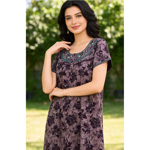 Camisón Largo Estampado Cómodo para Mujer Alpine, Mangas Cortas con Bolsillo Lateral Completo, Ropa de Dormir Suave - Product Image 4