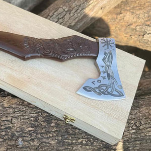 Hache viking rustique industrielle, design gravé nordique, manche en bois recouvert de cuir, poignée en bois traditionnelle, lame en acier au carbone - Product Image 5