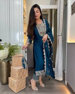 Ensemble Kurta et pantalon en coton traditionnel indien pakistanais pour femmes, longueur cheville, brodé, bleu, tenue ethnique, coupe classique, toutes saisons - Product Image 4