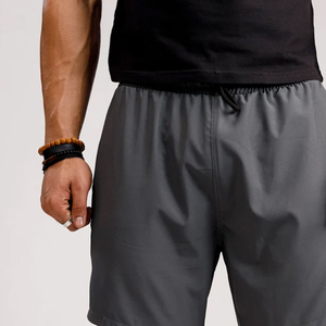 Pantalones Cortos Deportivos de Verano para Hombre con Logotipo Personalizado, Talla y Color a Medida, Pantalones Cortos de Gimnasio con Bolsillos Laterales Personalizados - Product Image 3