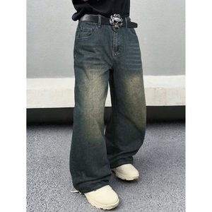 Jean en denim coupe droite texturé vert, style urbain, mode vintage rétro, pour toutes les saisons, éco-responsable - Product Image 1