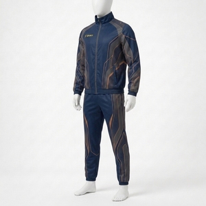 Conjunto deportivo premium de chaqueta y pantalones cortavientos para hombre, diseñado para entrenamiento en el gimnasio, correr, caminar, viajar y uso casual de fin de semana. - Product Image 4