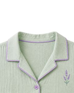 Ensemble de pyjama personnalisé vert clair pour femme, manches courtes, boutonné, broderie lavande, doux et respirant, idéal pour l'été - Product Image 6