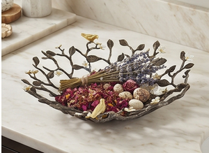 Cuenco decorativo de metal hecho a mano de primera calidad con diseño de ramas, patrón floral y pájaros dorados para decoración del hogar. - Product Image 5