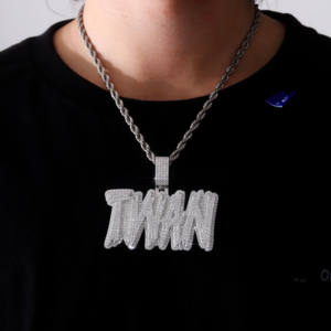 Pendentif lettre Twan plaqué argent, micro-pavé de strass en cristal, bijou de mode unisexe style hip-hop - Product Image 1