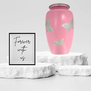 โกศบรรจุอัฐิเด็กคุณภาพสูง พรีเมียม สลักลายด้วยมือ สีขาว ความจุ 200 คิวบิกอินช์ ผลิตจากนิกเกิลและเคลือบเงา - Product Image 4