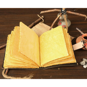 Diario de Cuero Gótico con Diseño de Cuervo y Luna, Grimorio Hecho a Mano, Libro de Sombras con Cierre Vintage - Product Image 6