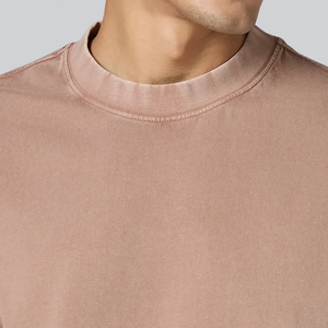 Camiseta de hombre de corte casual y regular con lavado ácido, logotipo personalizado, de secado rápido, de algodón teñido liso, fabricada en Pakistán - Product Image 4