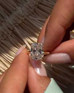 Anillo de compromiso de diamante cultivado en laboratorio de 5 quilates con corte cojín, oro macizo de 14K, diseño de hoja inspirado en la naturaleza, estilo clásico Shan, joyería. - Product Image 1