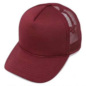 Gorra Trucker Unisex Personalizada Color Borgoña de 6 Paneles con Malla Trasera Ajustable, Gorra Casual para Adultos, Uso en Primavera y Verano - Product Image 1