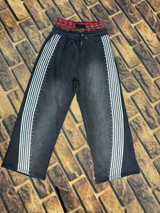 ชุดวอร์มผู้ชายสไตล์วินเทจแบบสั่งทำพิเศษ ผ้าฟอกสีซีดจาง แต่งคริสตัล สองชิ้น ไซส์ใหญ่ สไตล์ไฮสตรีท ODM - Product Image 3