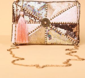Sac à bandoulière brodé à la main en perles de rocaille avec sangle réglable – Fournisseur de sacs de luxe pour femmes - Product Image 3