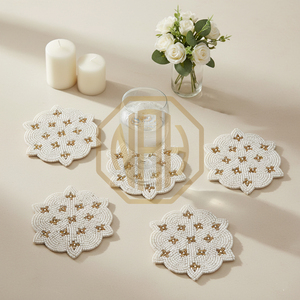 Nouvelle Arrivée Sous-verre Perlé Artisanal Écologique Élégant Motif Fleur Blanc Perle et Or Luxueux Moderne Épaisseur 10mm pour Table - Product Image 3