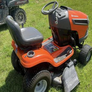 Tondeuse à gazon professionnelle Husqvarna 2026, moteur 4 temps, haute efficacité, coupe-herbe robuste, équipement de jardinage, usage industriel - Product Image 1