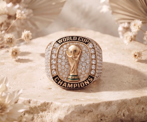 Bague de championnat en moissanite pavée ronde, cadeau de victoire sportive, bague signet en or, bague trophée de championnat de football - Product Image 1