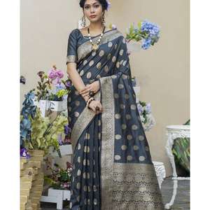 DISEÑADOR SUAVE LICHI SEDA FLORAL
JACQUARD SAREE CON BLUSA DESCOSTADA GRIS - Product Image 1