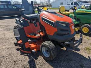 Cortadora de Césped Husqvarna TS 354XD de Alta Calidad, Tractor de Jardín con Motor Kawasaki de 24 HP, Plataforma de Corte de 54 Pulgadas, Hidrostática de Uso Pesado - Product Image 3