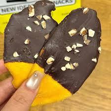 Mango Dried Fruit Coated <b>Chocolate</b> Sliced Natural Juicy Dried Mango Black/White <b>Chocolate</b>/Vanilla Flavor Gift Pack - Product Image 2