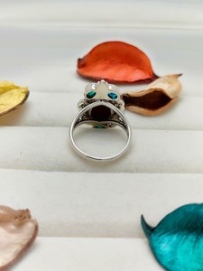Anillo de Cuarzo Arcoíris Gris Caribeño con Druzy Plano, Joyería Elegante Hecha a Mano con Piedra Preciosa Natural para Mujer - Product Image 6