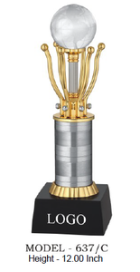 Trophée en métal avec base en bois noir et colonne argentée gravée au laser pour événements sportifs, design durable - Product Image 6