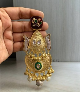Impresionantes Pendientes Colgantes de Aleación Chapada en Oro de Primera Calidad con Diseño de Flor Esmaltada y Perlas para Mujer, Estilo Vintage para Boda - Product Image 2
