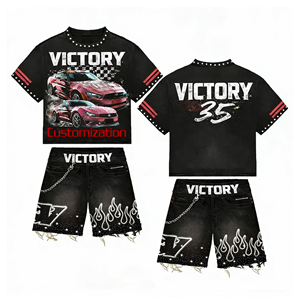 เสื้อยืดลายกราฟิก Victory สำหรับผู้ชายแบบกำหนดเอง และกางเกงยีนส์ขาสั้น ชุดเซ็ตพิมพ์ลายสตรีทแวร์สองชิ้น ชุดโอเวอร์ไซส์สไตล์ฮิปฮอปสำหรับฤดูร้อน - Product Image 3